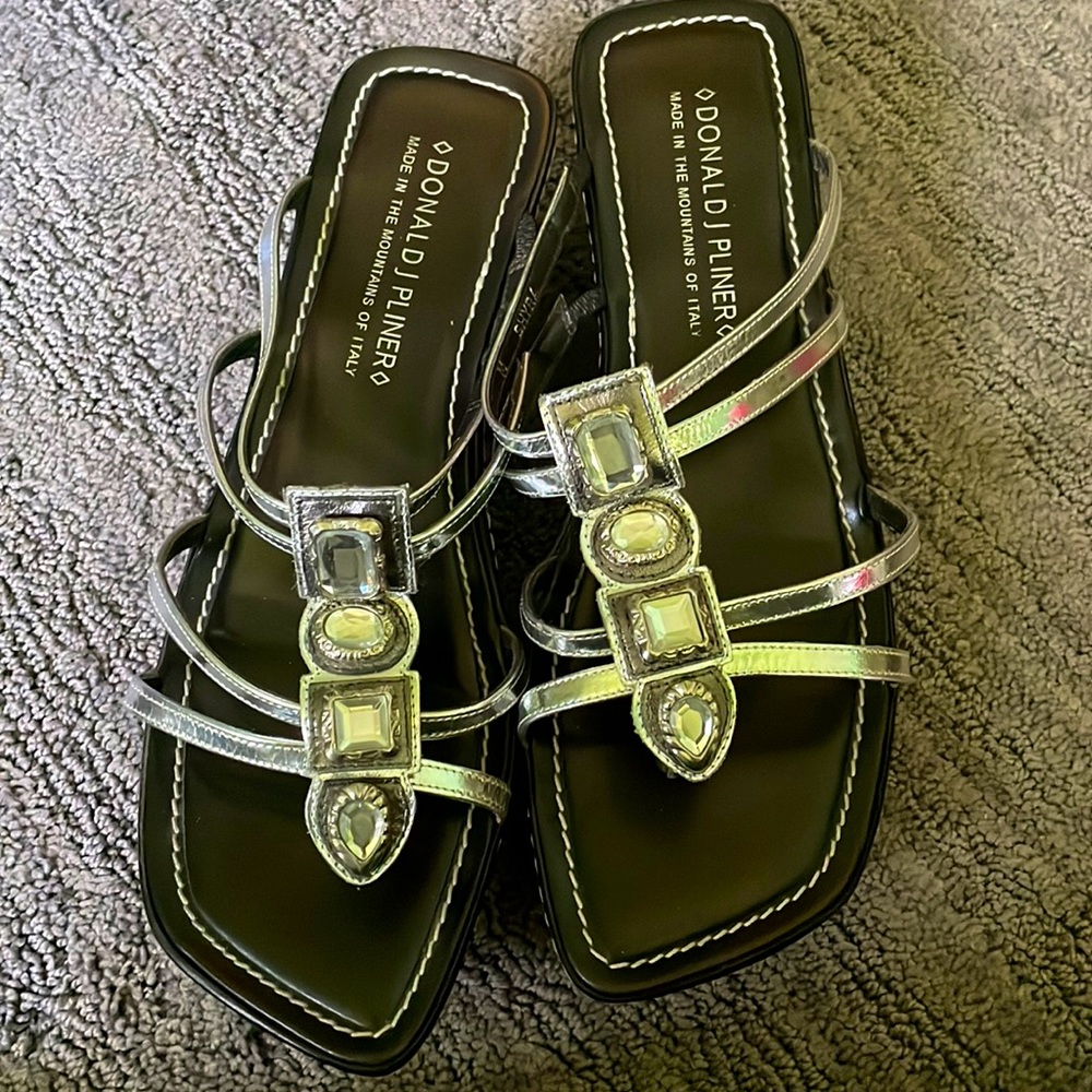 Donald J. Pliner Shyra wedge sandals